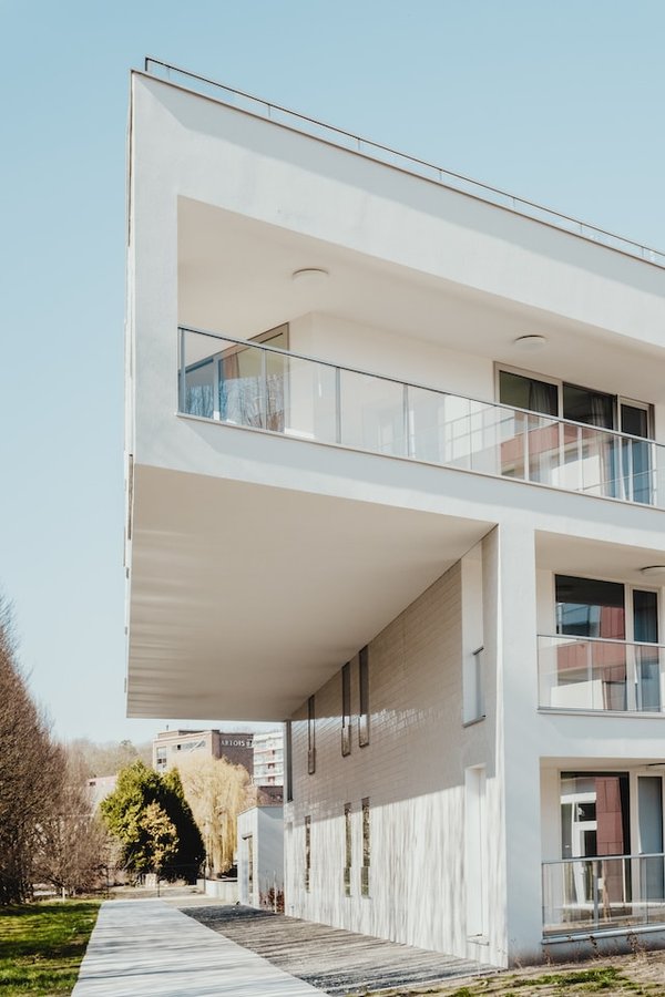 Quels sont les conseils de base pour investir dans un bien immobilier sûr ?