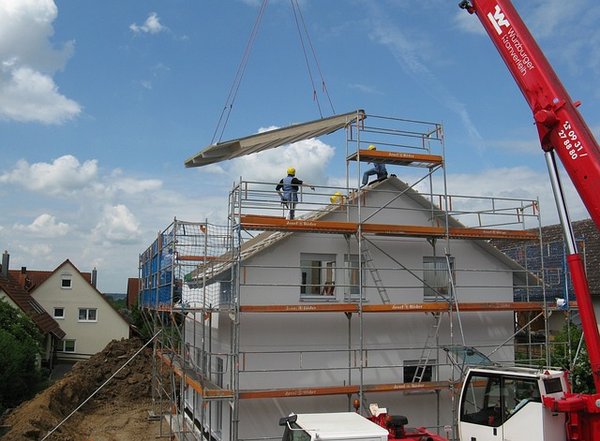Les avantages et les inconvénients de construire un bien immobilier sûr