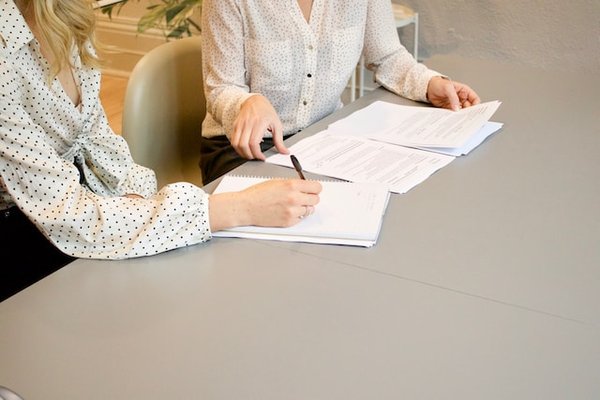 Quels sont les droits et les obligations du locataire et du propriétaire d'un bien immobilier sûr ?