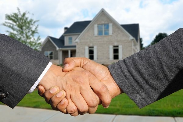 Comment trouver et visiter des biens immobiliers sûrs à vendre ?